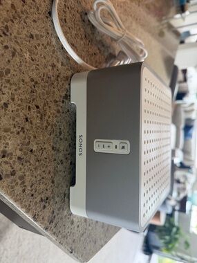 Sonos Connect Amp:  White Wireless Router Speaker with Front Controls